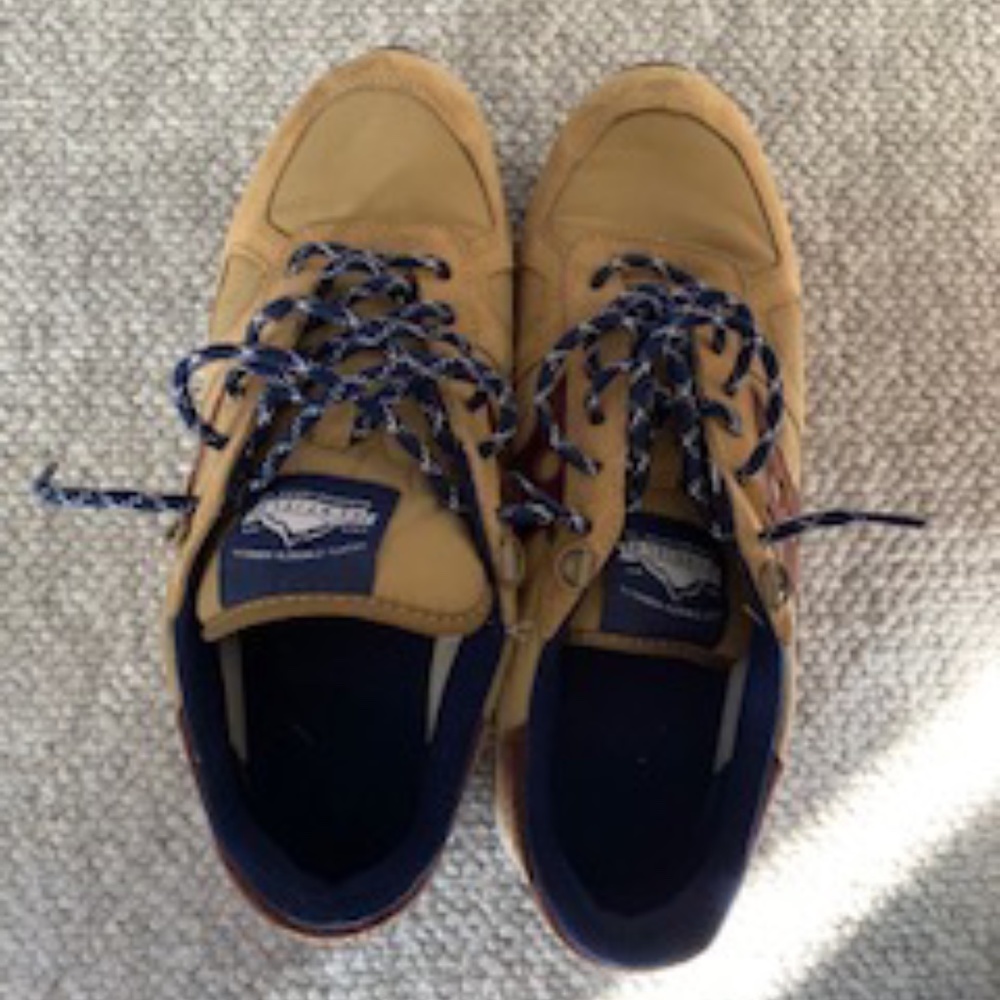 Shoes - Picture 2 of 5
